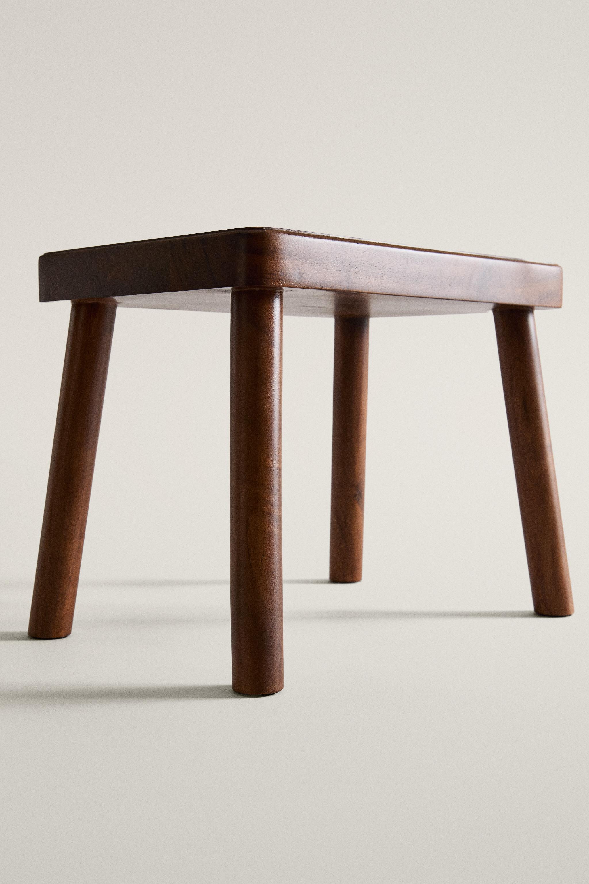 ACACIA WOOD STOOL