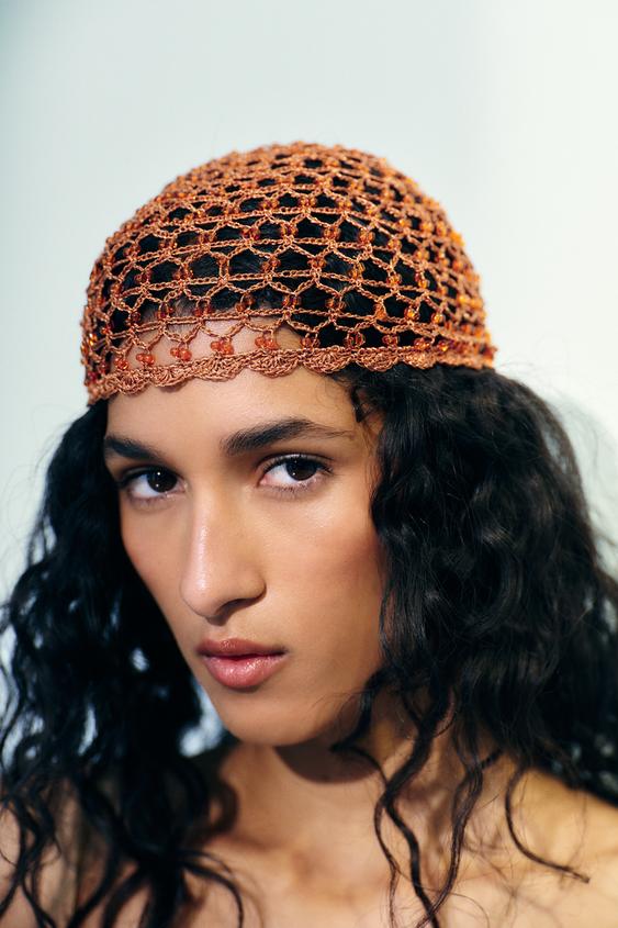 GORRO CASQUETE CROCHET ABALORIOS - Naranja de Zara - Imagen 0