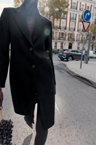ABRIGO HOMBRERAS SOFT - Negro de Zara