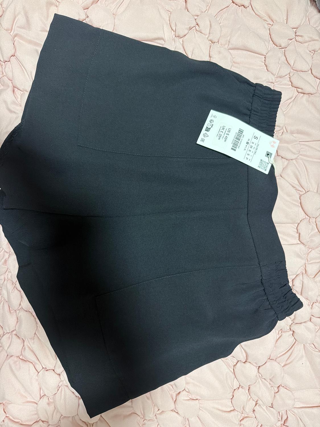 ELASTIC WAIST SHORTS - Image 2