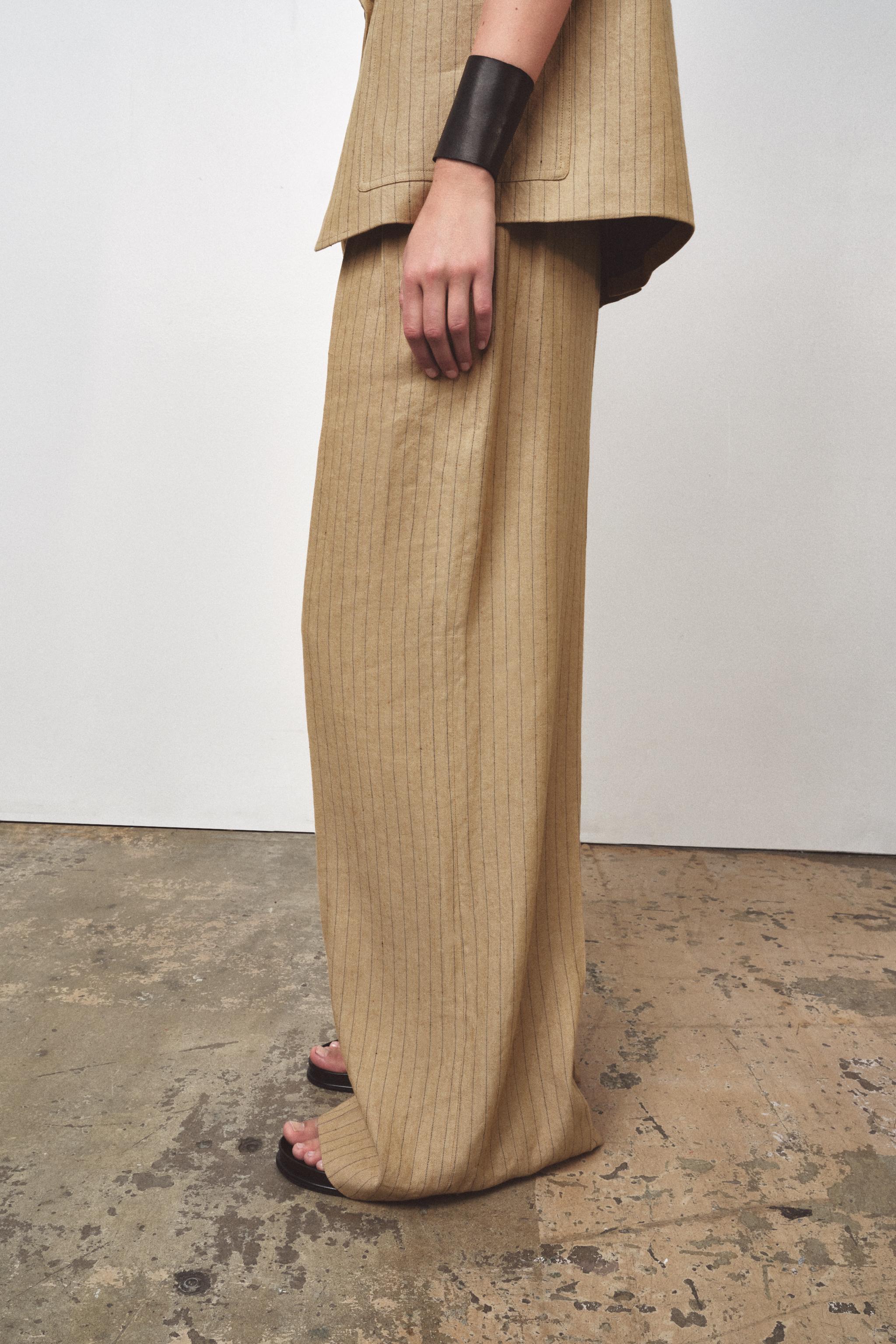 【ZARA】リネンストライプ柄プリーツ入りパンツ ZW COLLECTION リネンストライプ柄プリーツ入りパンツ ZW COLLECTION