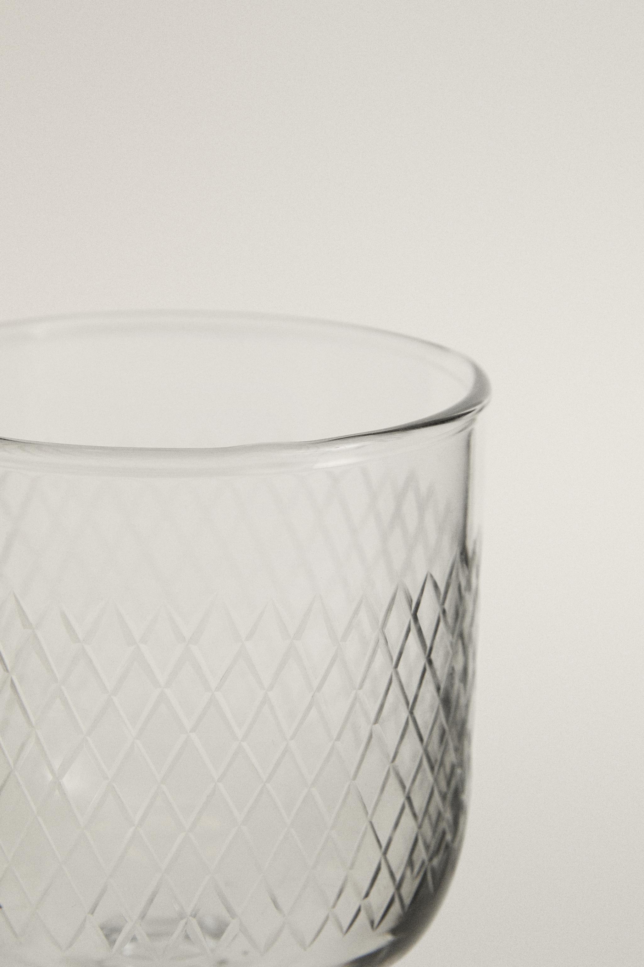 VERRE À PIED EN VERRE TAILLÉ