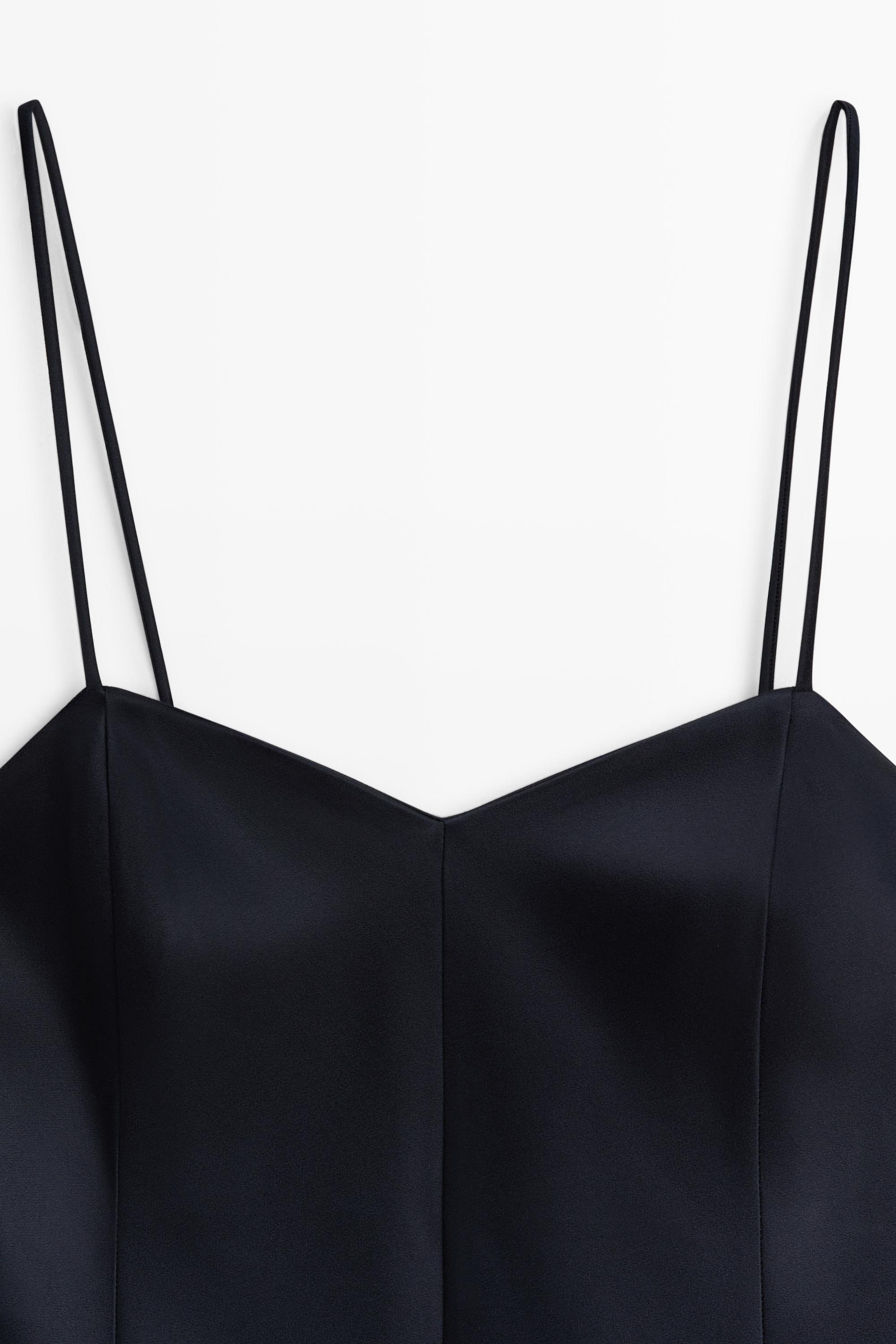 Robe midi à fines bretelles