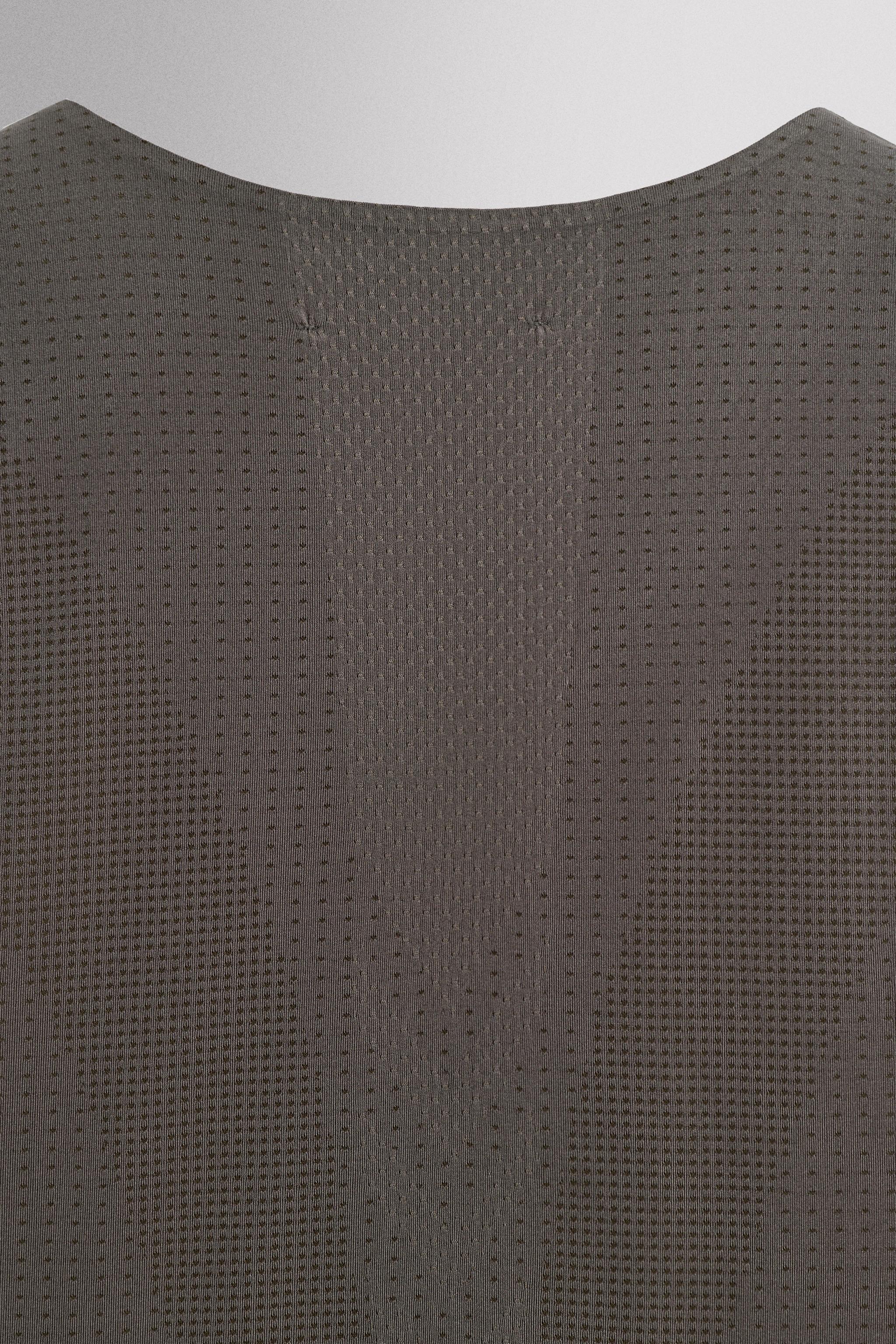 SEAMLESS TRAINING TANK TOP - Gray | ZARA Canada