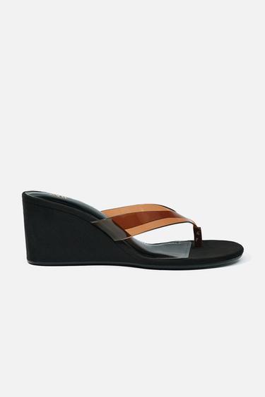 SANDAL WEDGES VINIL - Hitam dari Zara