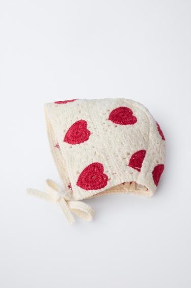 BONNET EN MAILLE CROCHET CŒURS - Écru de Zara - Image 1