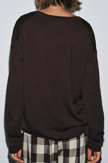 PULL 100 % LAINE COL EN V - Marron foncé de Zara - Image 2