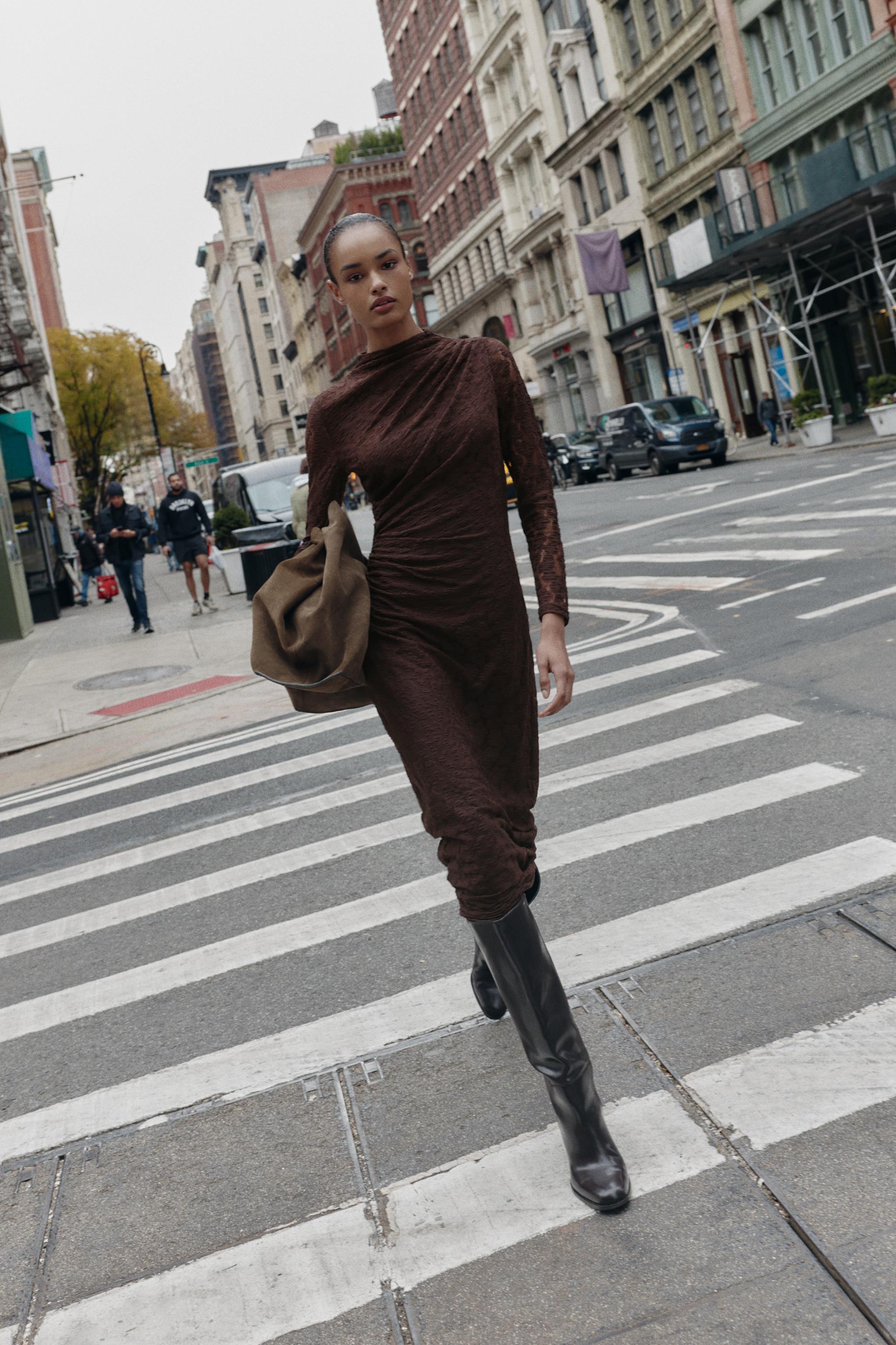 ZARAソフトハイネックベルトコート　ブラウンL完売 ZARAソフトハイネックベルトコート ブラウンL完売 - メルカリ