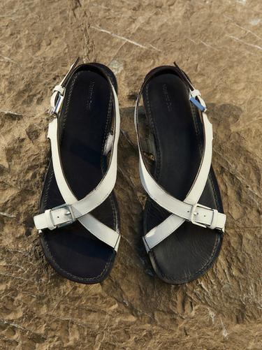 Zara Flat leather sandals with buckles - White