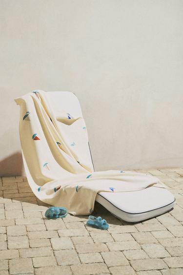 KIDS' BOAT VELOUR BEACH TOWEL - Cream by Zara