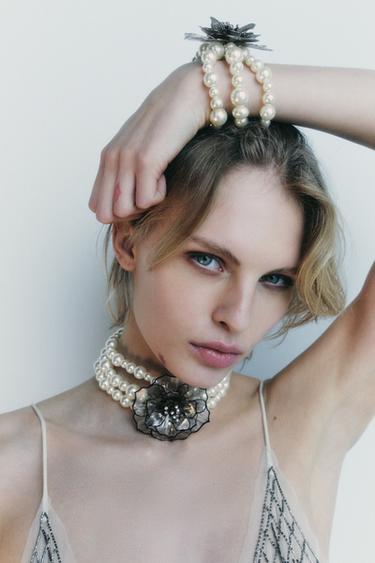 GLITTER FAUX PEARL FLOWER NECKLACE - Silver by Zara - Image 0