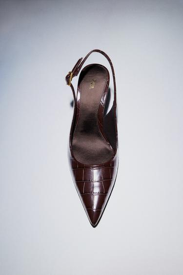 ZAPATO DESTALONADO RELIEVE - Rojo Burdeos de Zara