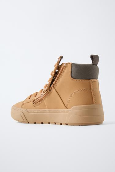 BOTA DEPORTIVA - Marrón de Zara