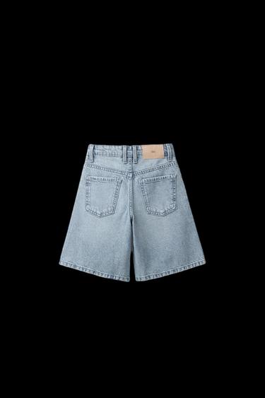 BERMUDA DENIM LARGA - Azul de Zara