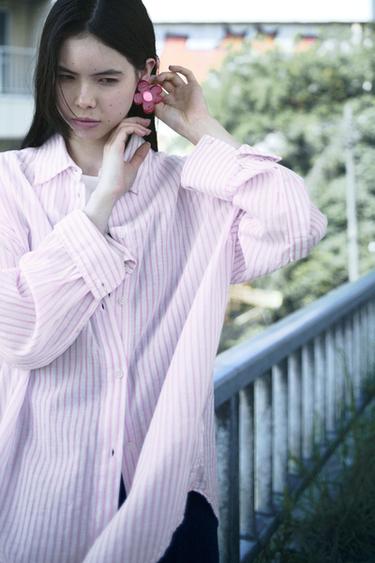 オーバーサイズ ストライプ柄ガーゼシャツホワイト/ピンクZaraのオーバーサイズ ストライプ柄ガーゼシャツ - ホワイト/ピンク