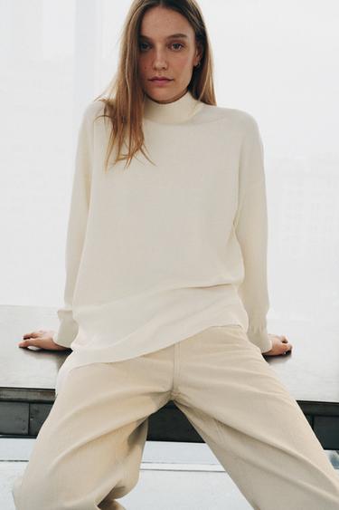 PULL EN MAILLE BIMATIÈRE ASYMÉTRIQUE - Blanc de Zara - Image 1