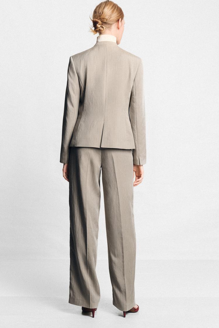 Blazer entallado sin cuello 4
