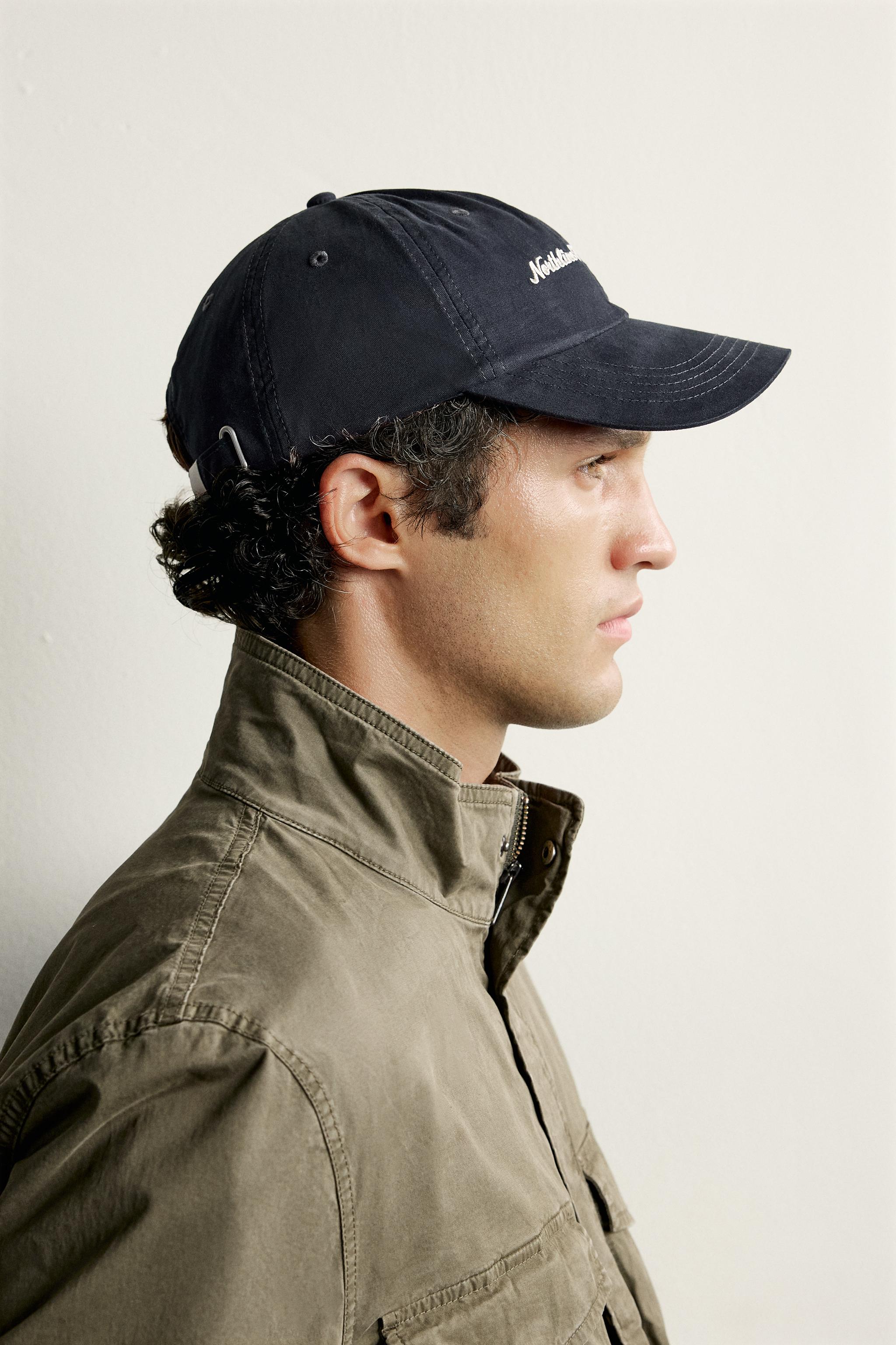 CASQUETTE À INSCRIPTION BRODÉE