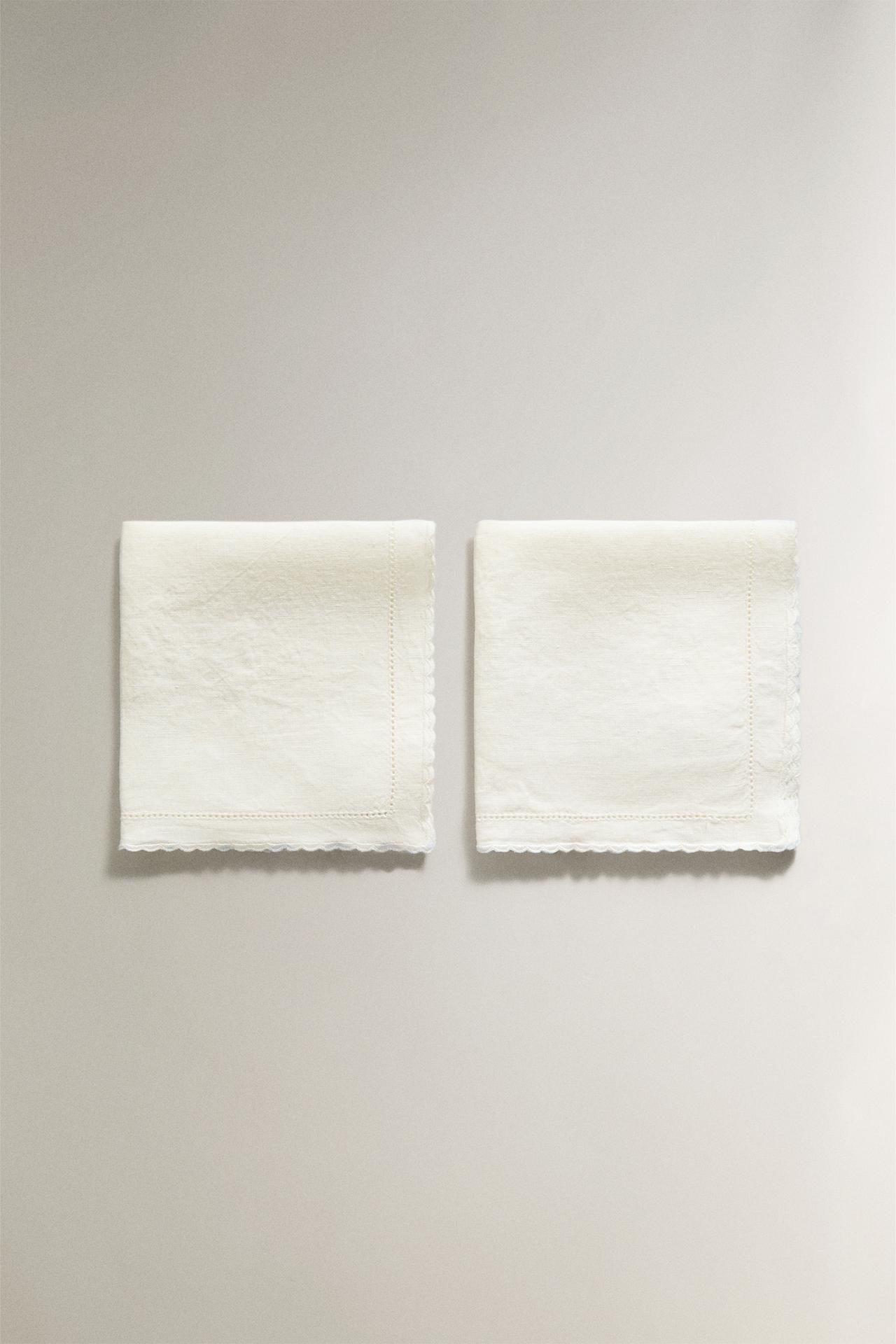 TOWEL WITH EMBROIDERED LINEN BORDER — Ivory