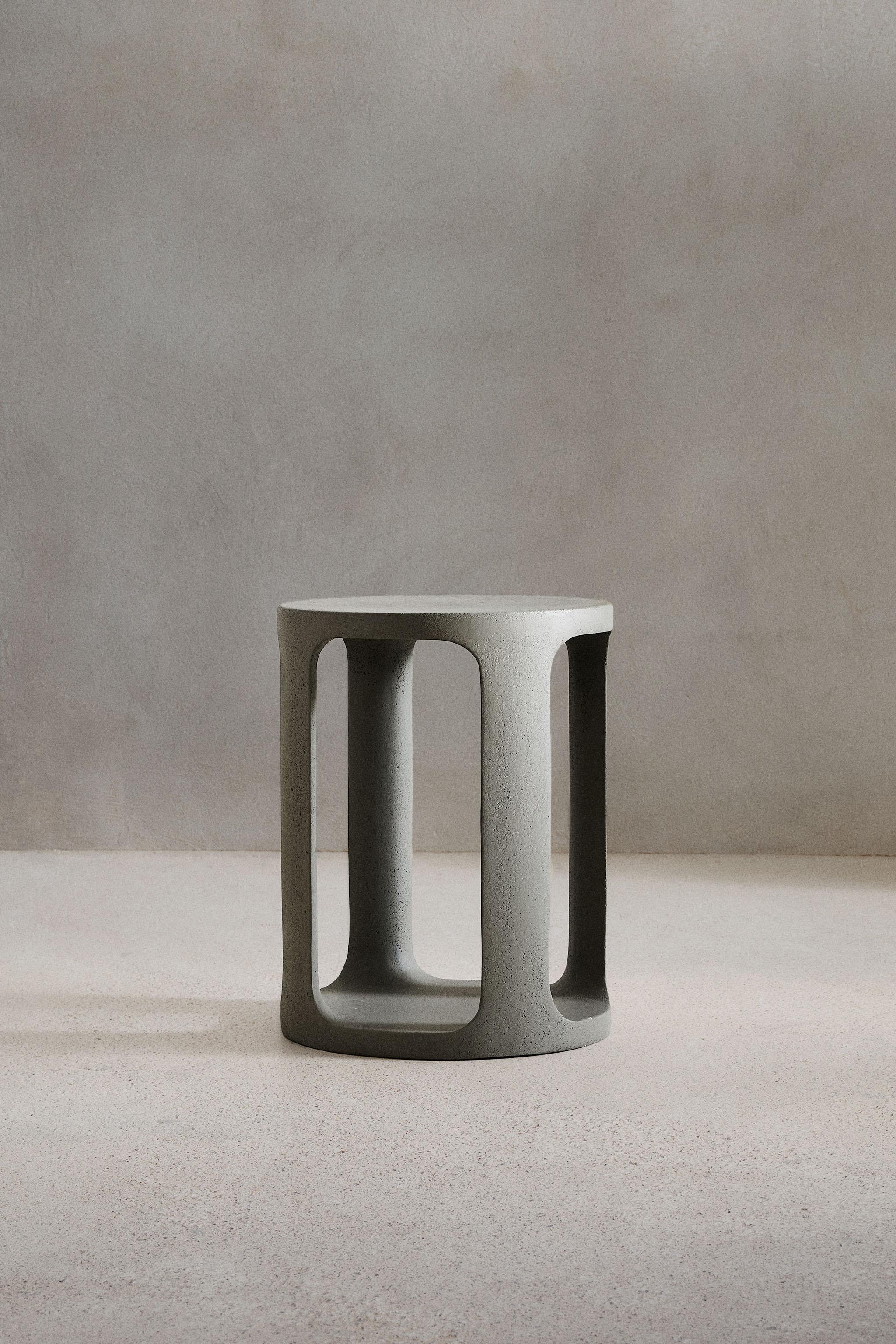 SIDETABLE 02 - グレー | ZARA Japan / 日本