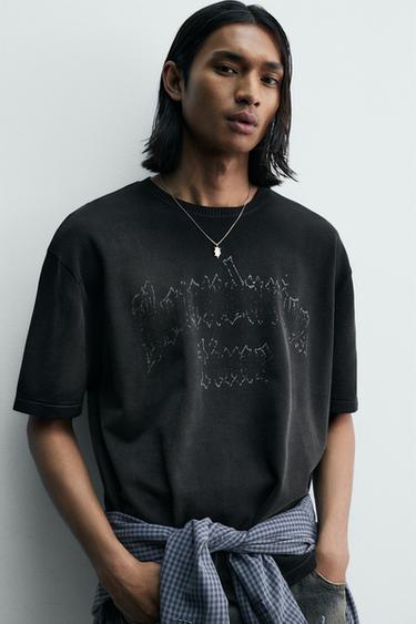T-SHIRT EN MAILLE IMPRIMÉ DÉLAVÉ - Noir de Zara - Image 4