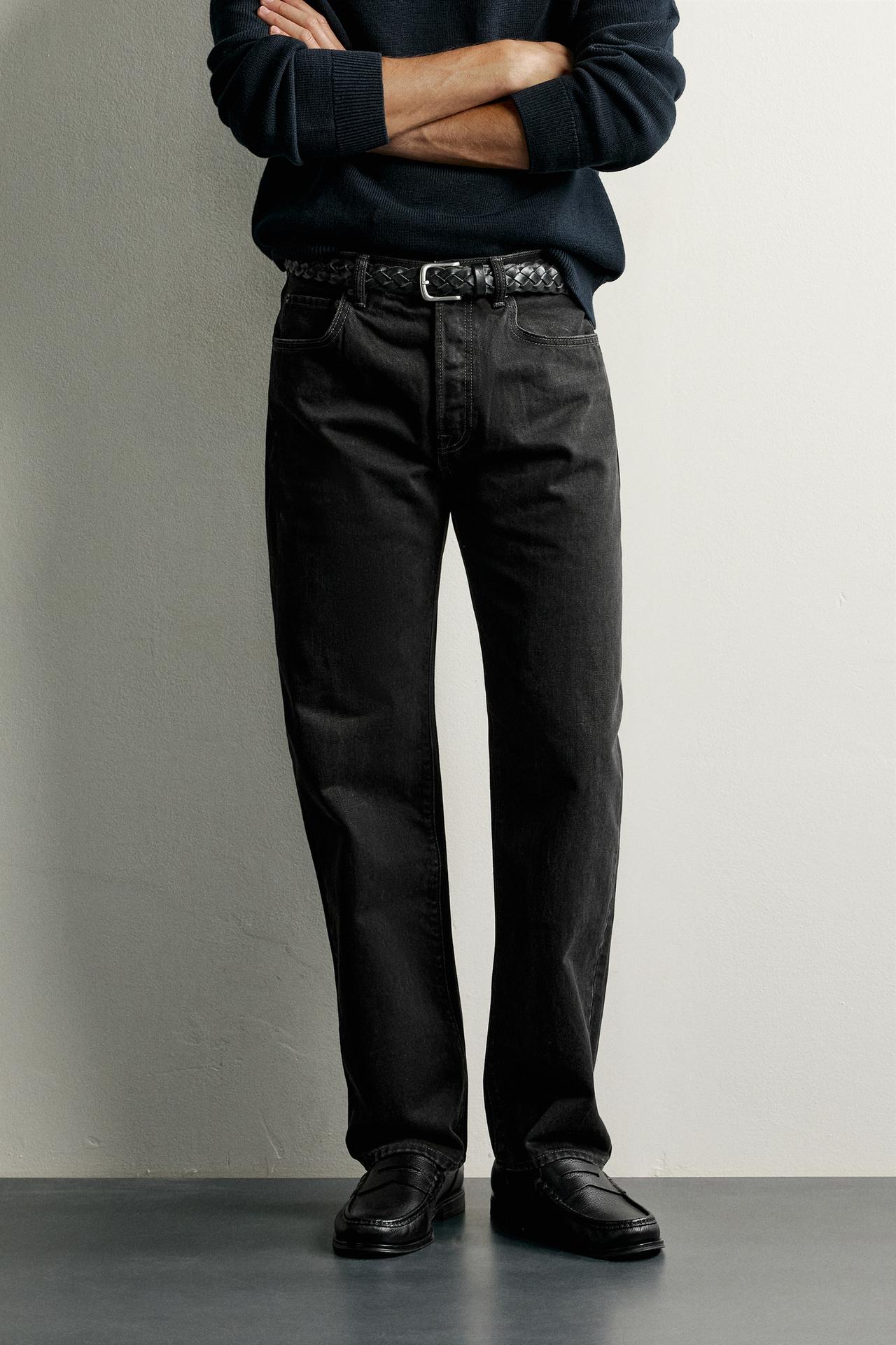 STRAIGHT-FIT JEANS — Black
