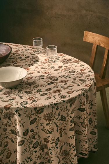TOALHA DE MESA ESTAMPADO DE FLORES E PESPONTO - Castanho / Toupeira da Zara