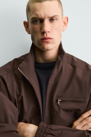 BLOUSON TECHNIQUE COUPE BOXY DÉPERLANT - Marron de Zara - Image 4