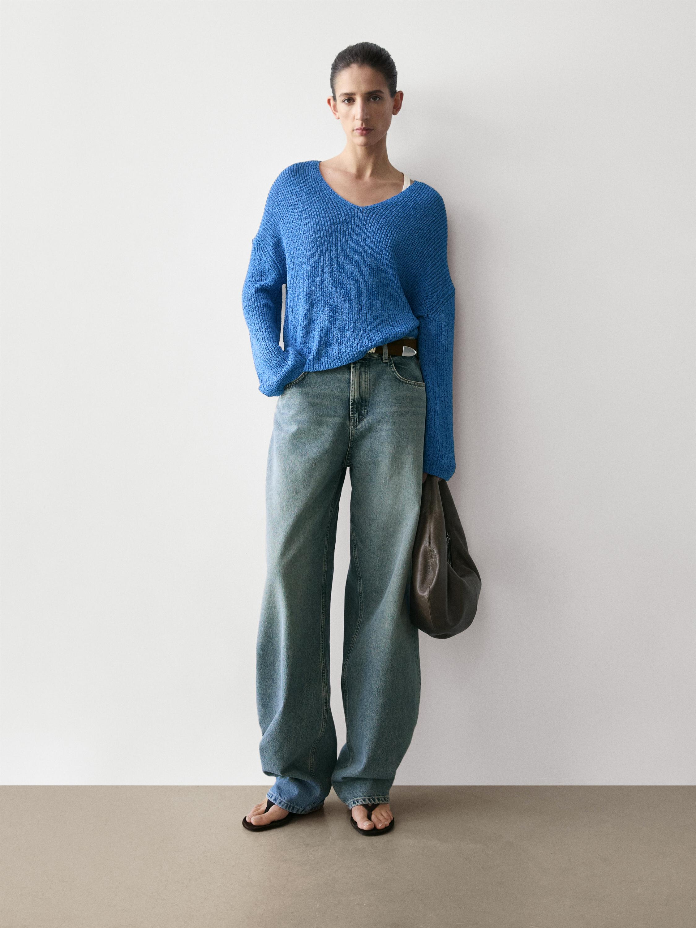 Cotton blend V-neck knit sweater