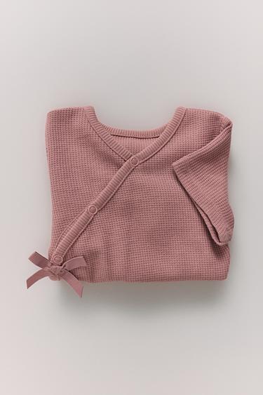 بيجامة قصيرة قطعة واحدة وافل - وردي by Zara