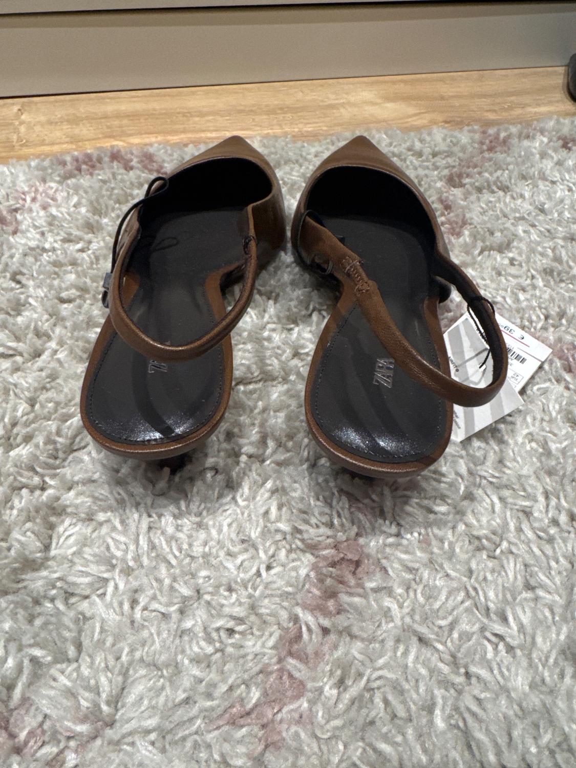 LEATHER KITTEN HEEL SHOES - Image 2