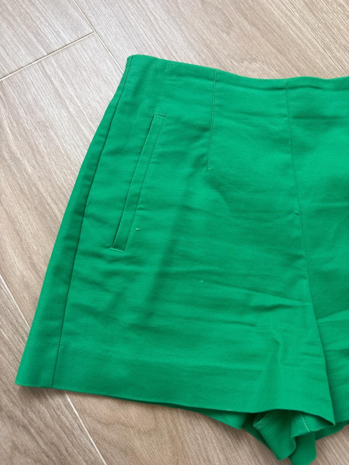 HIGH-WAIST BERMUDA SHORTS - Image 2