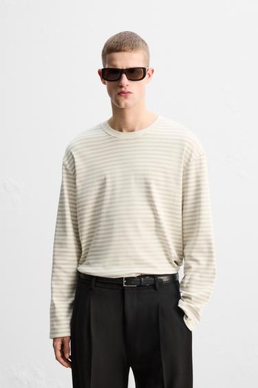 CAMISETA LISTRADA LIMITED EDITION - Cru / Bege da Zara