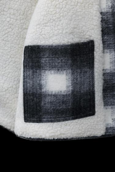 KARIERTER MANTEL AUS LAMMFELLIMITAT - Cremefarben / Schwarz von Zara
