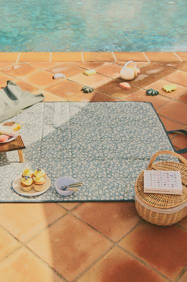 WATER-RESISTANT BEACH BLANKET - Greenish by Zara