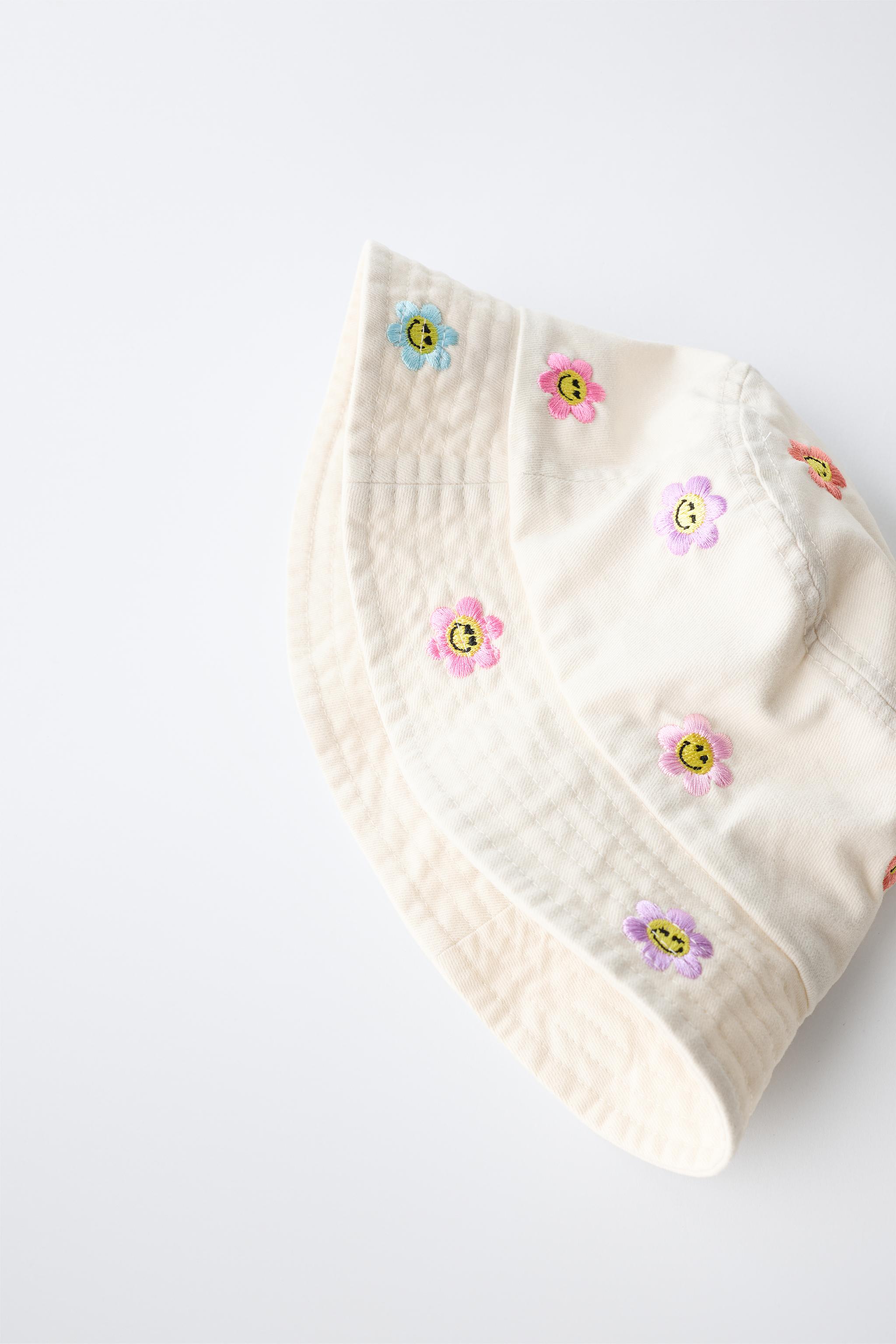 SMILEYWORLD ® EMBROIDERED FLORAL BUCKET HAT