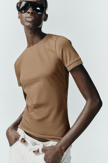 CAMISETA TRICOT CONTRASTE - Beige oscuro de Zara