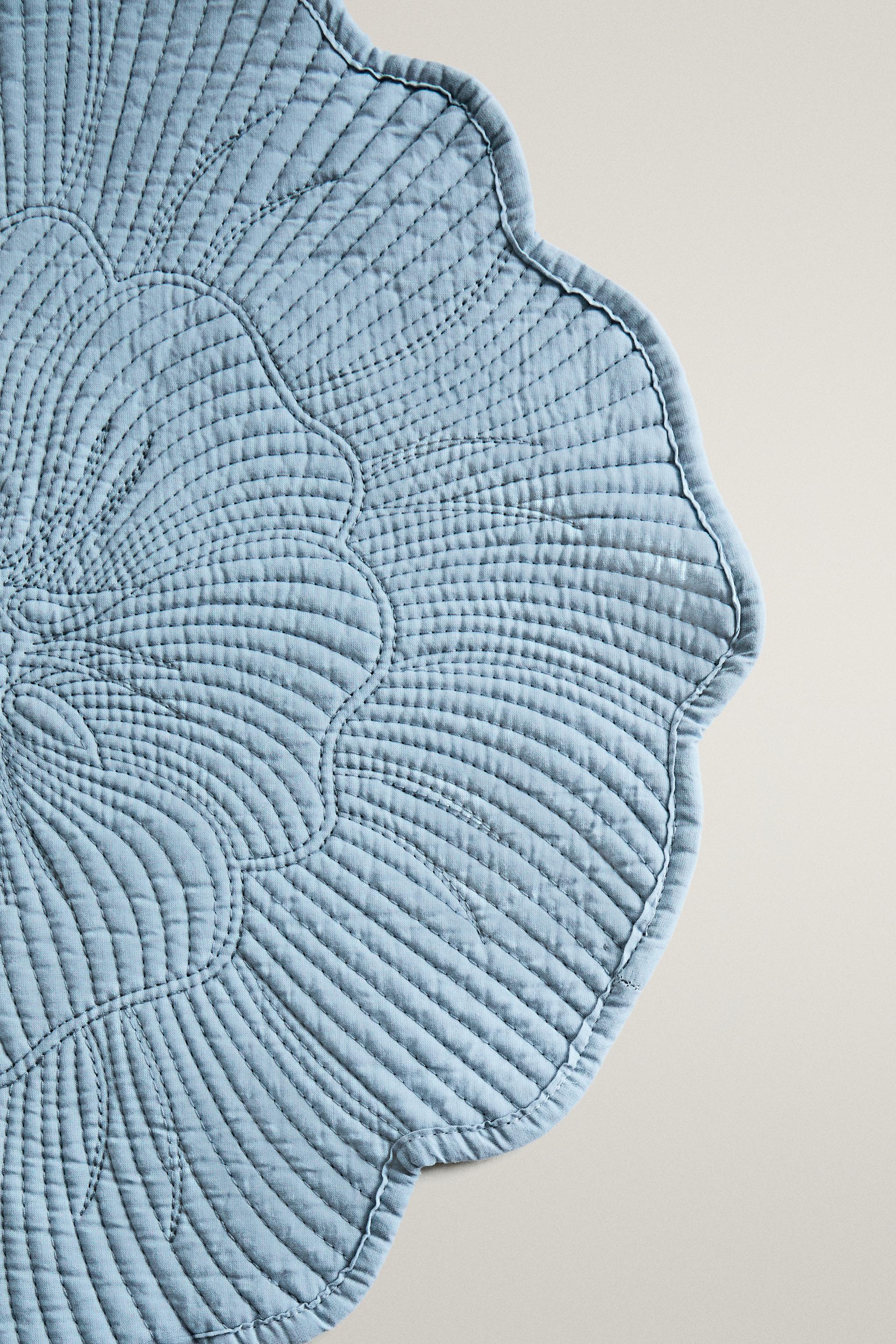 QUILTED FLORAL PLACEMAT