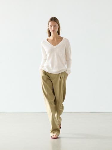 Zara 100% linen knit V-neck sweater - Ecru