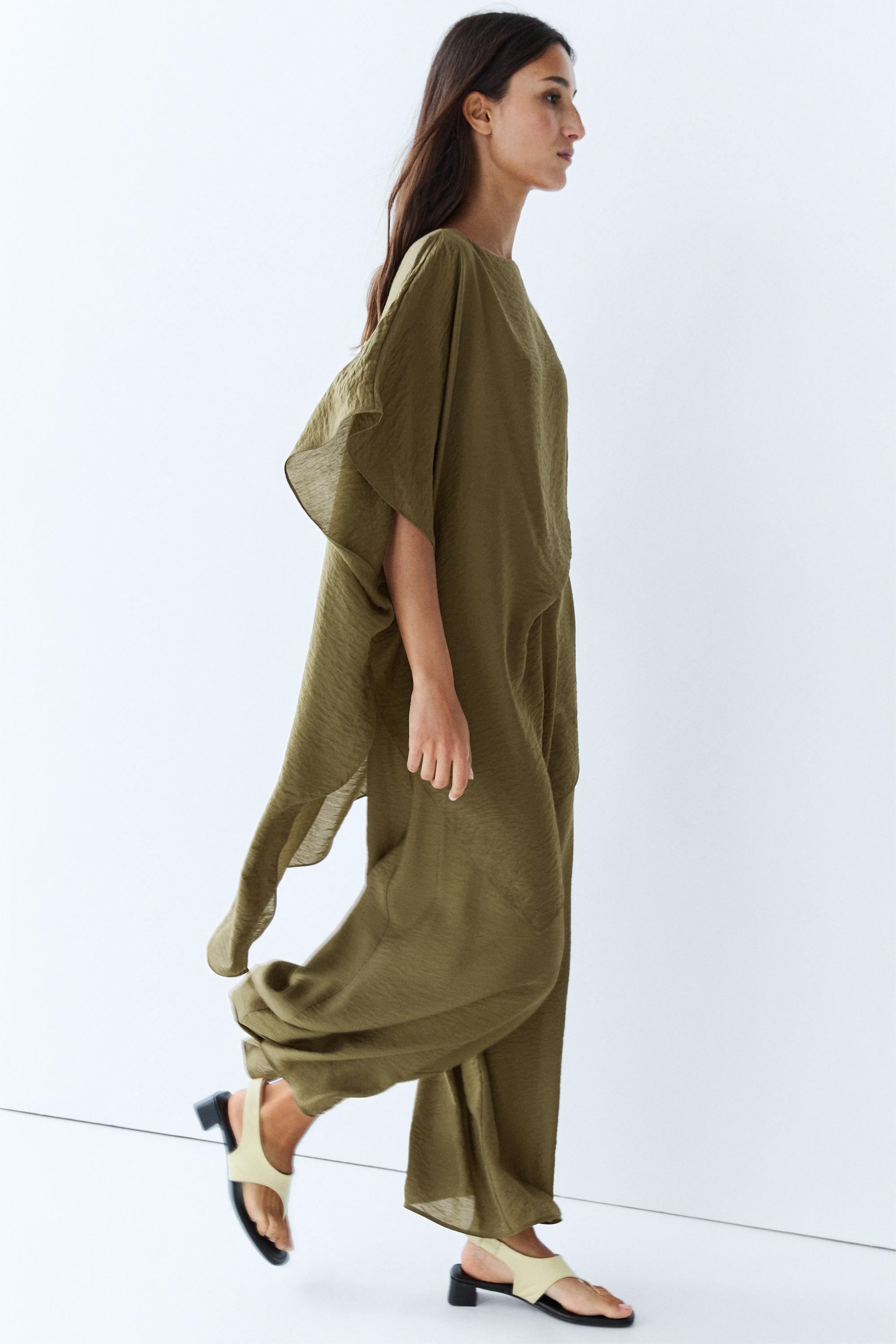 Top fluide style cape total look