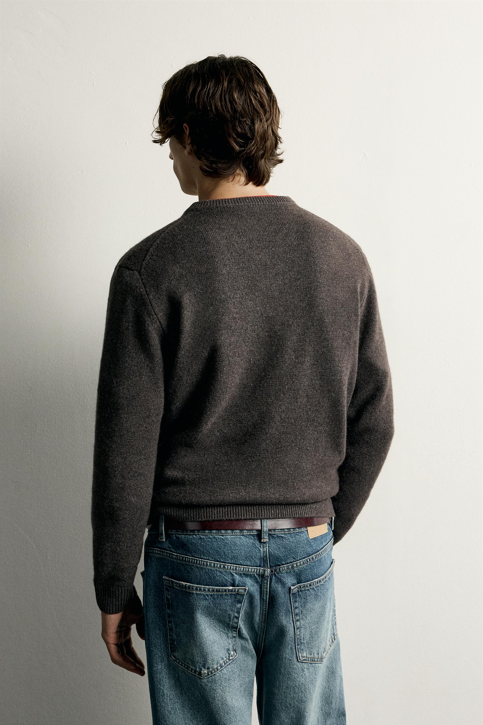 WOOL BLEND V-NECK SWEATER