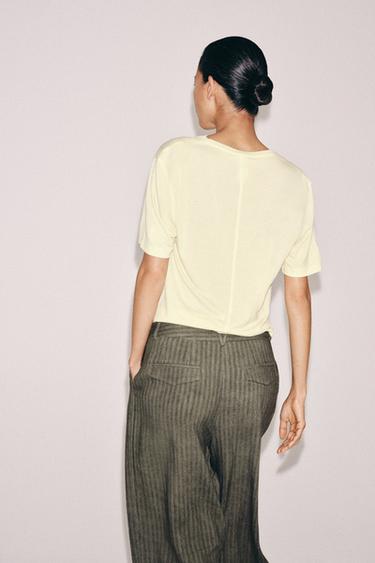 HAUT FLUIDE COL EN V - Jaune de Zara - Image 1