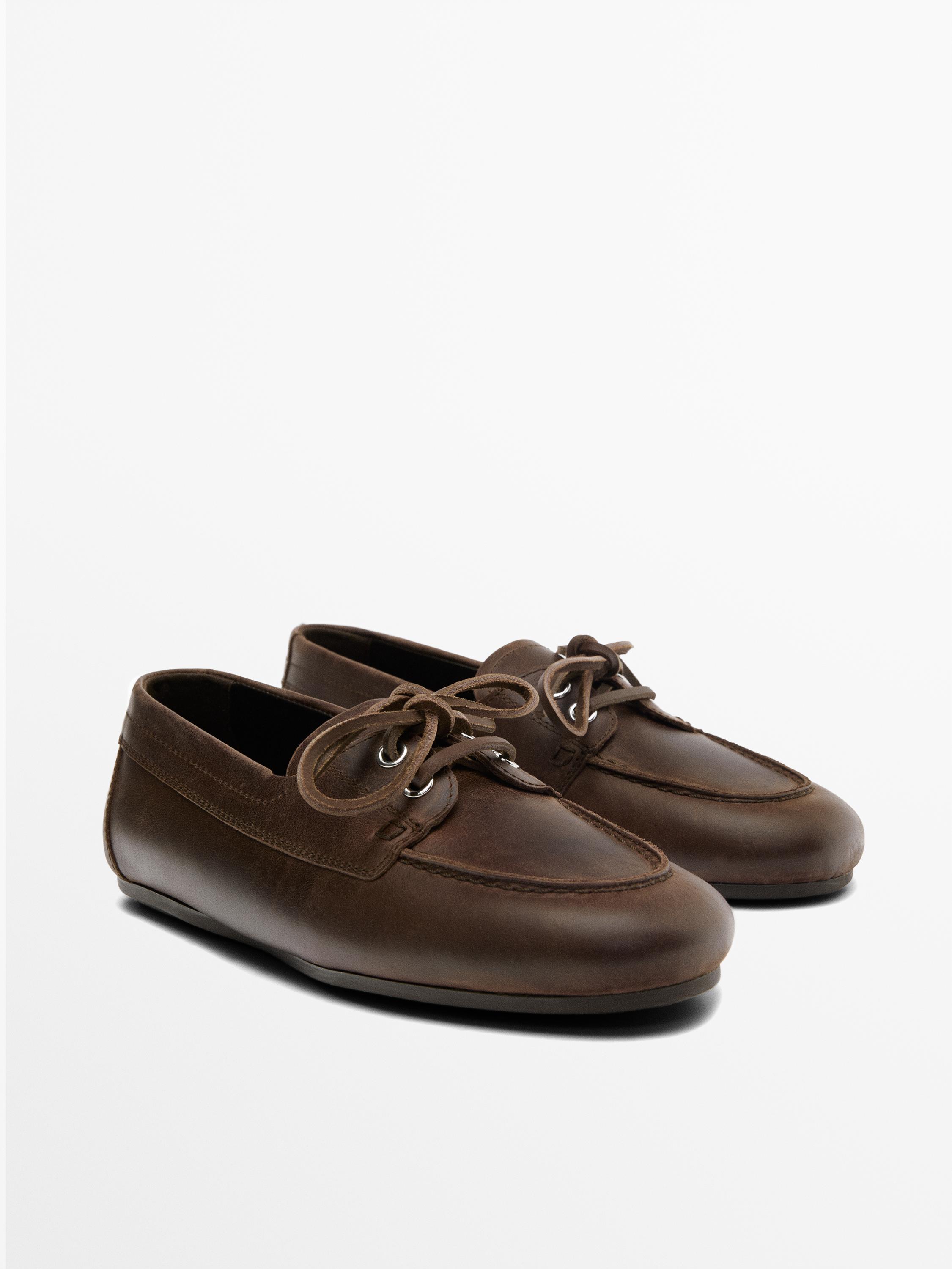 Chaussures bateau en cuir