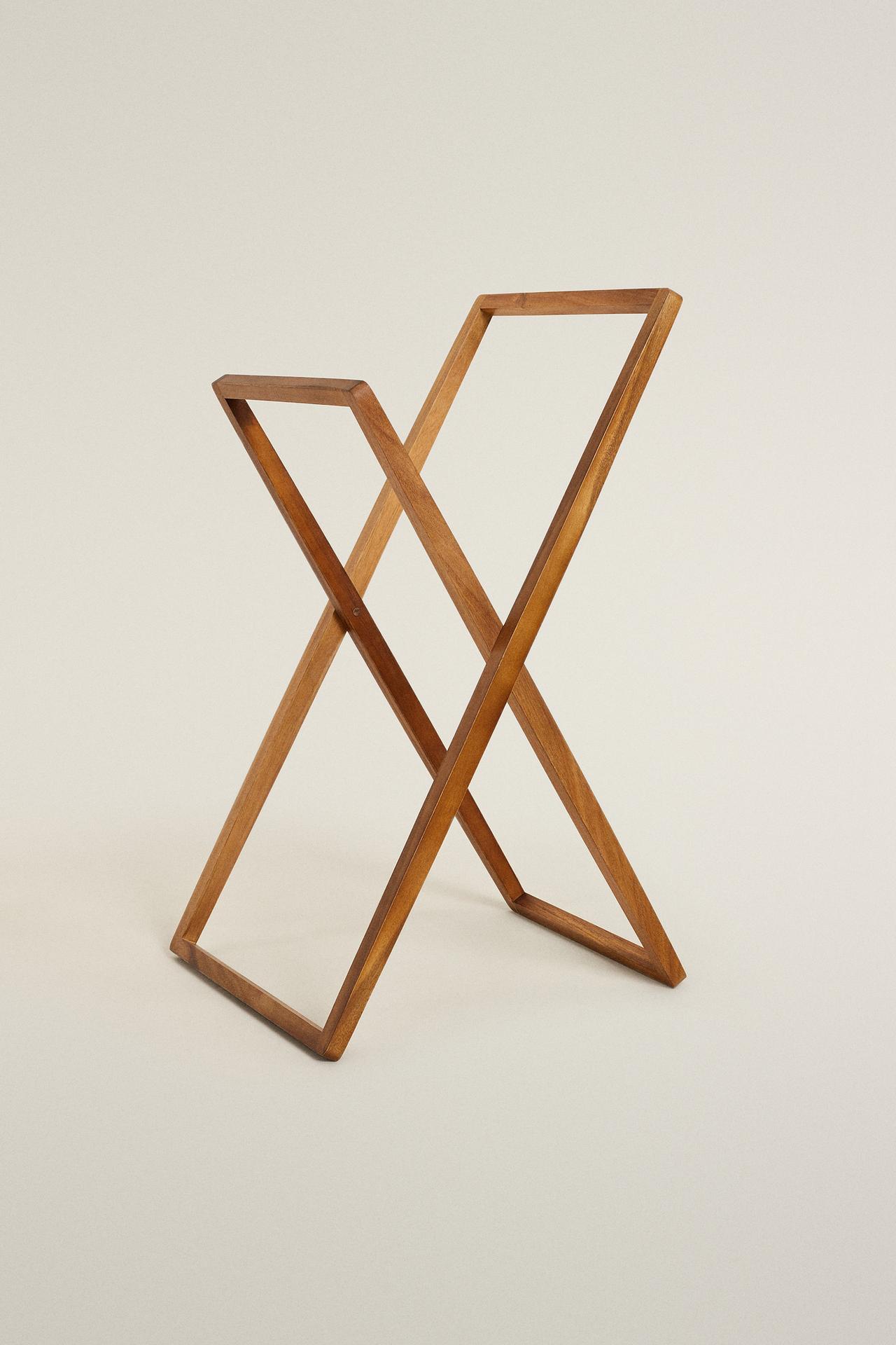 ACACIA WOOD TOWEL RACK — Brown