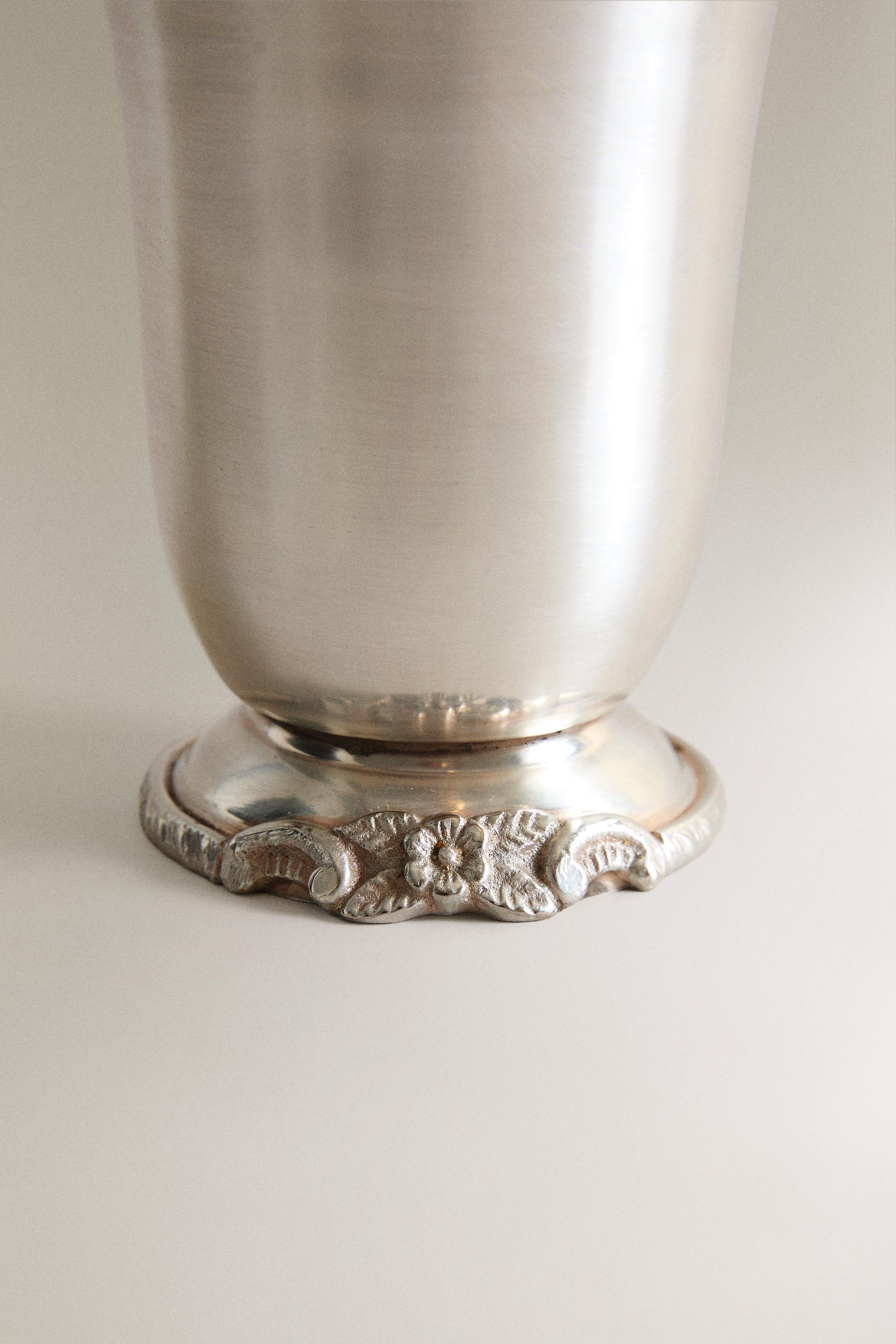 METAL TOOTHBRUSH TUMBLER