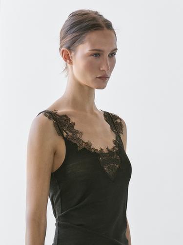 Top punto tirantes detalle puntilla - Negro de Zara