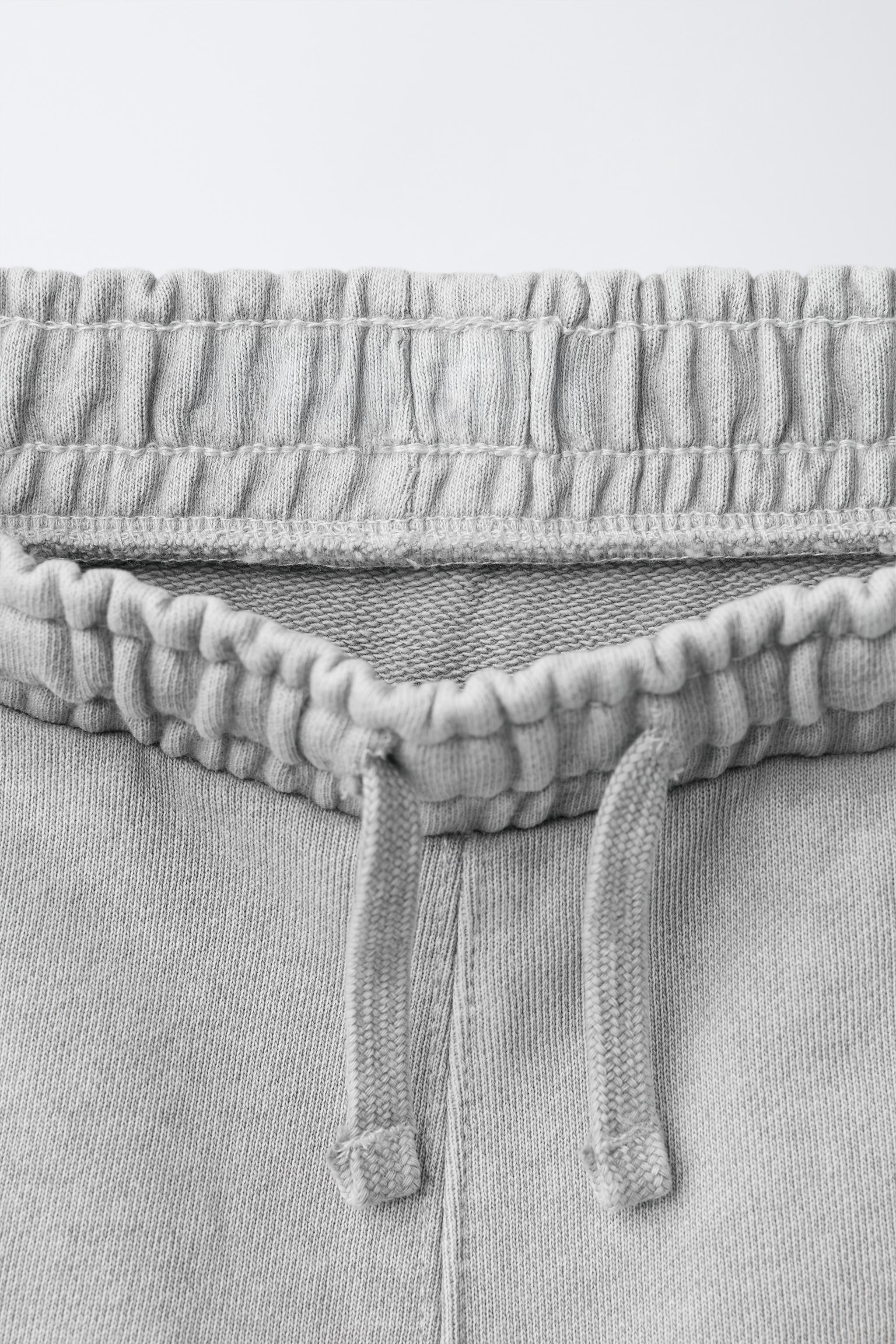 PANTALON EN MOLLETON BARREL À INSCRIPTION