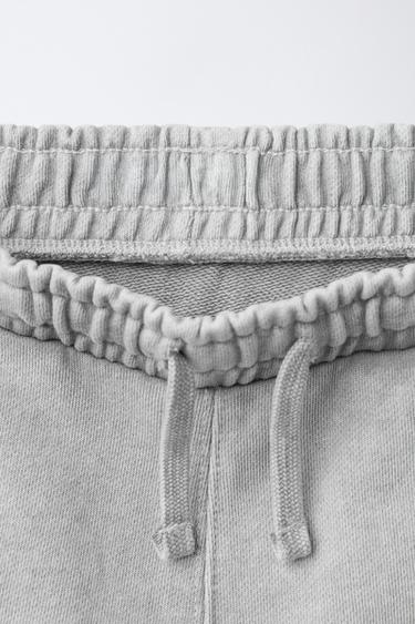 PANTALON EN MOLLETON BARREL À INSCRIPTION - Gris clair de Zara - Image 2