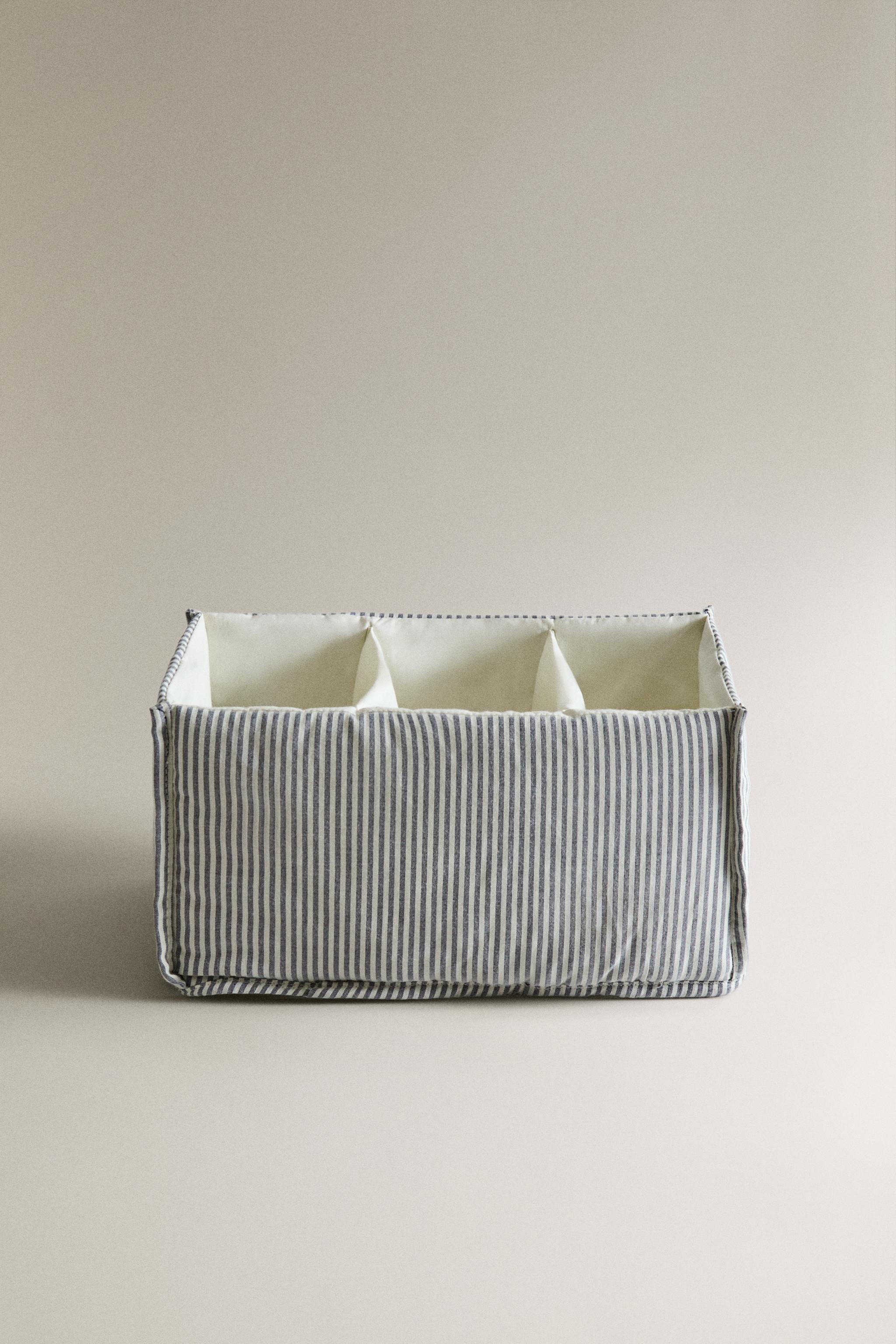 STRIPED BABY CLOTHES ORGANIZER