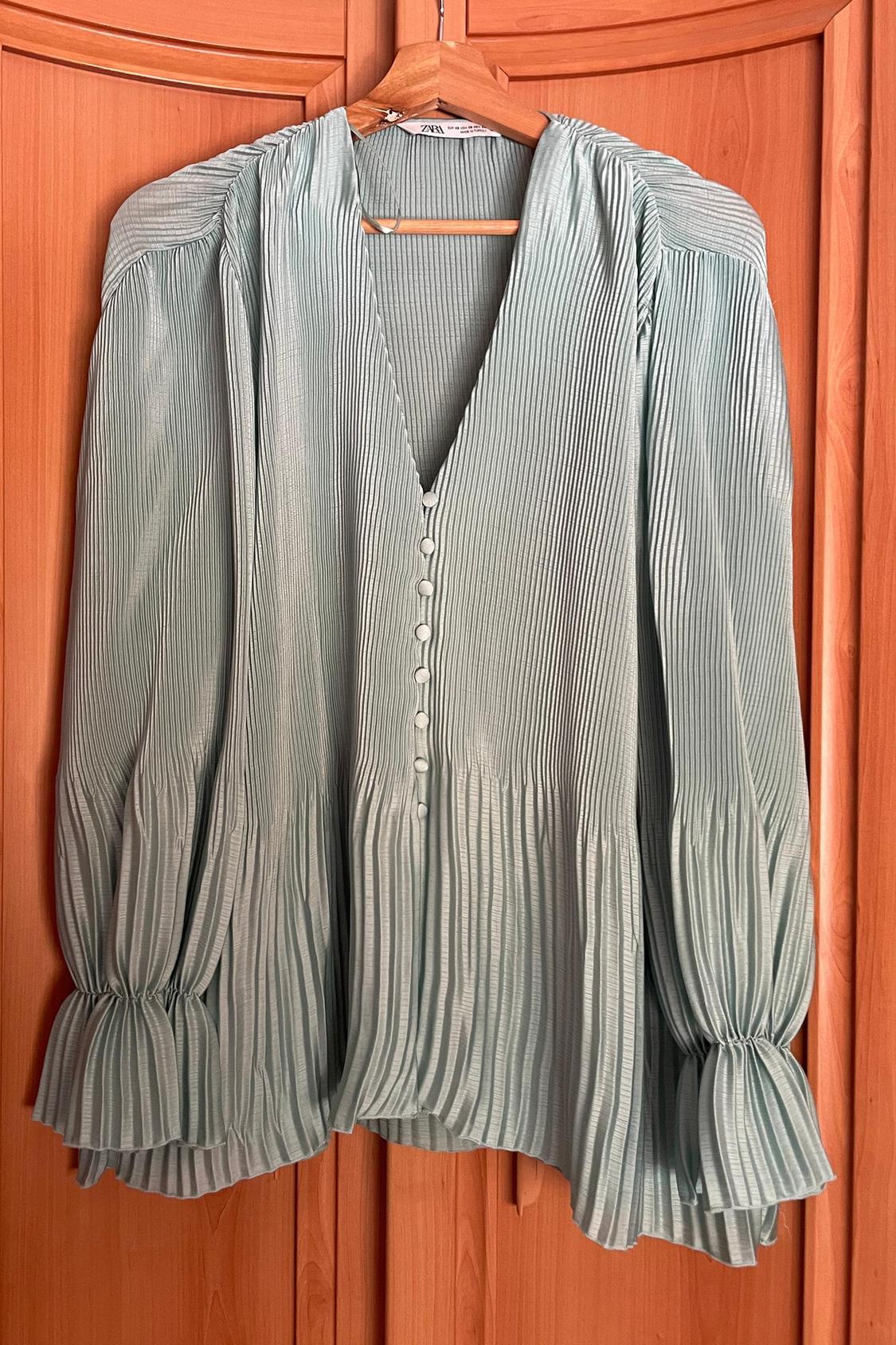 FINE PLEATED BLOUSE